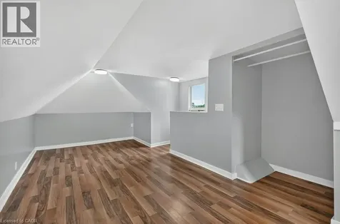 21 East Bend Avenue North Hamilton ON L8L 7E1