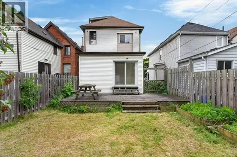 21 East Bend Avenue North Hamilton ON L8L 7E1