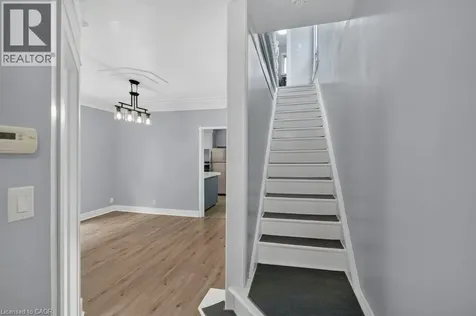 21 East Bend Avenue North Hamilton ON L8L 7E1