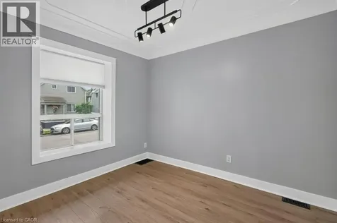 21 East Bend Avenue North Hamilton ON L8L 7E1