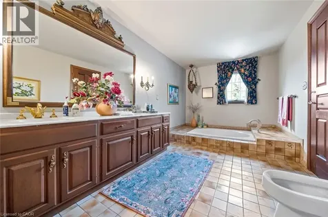 28 Mathers Drive Stoney Creek ON L8G 4J3