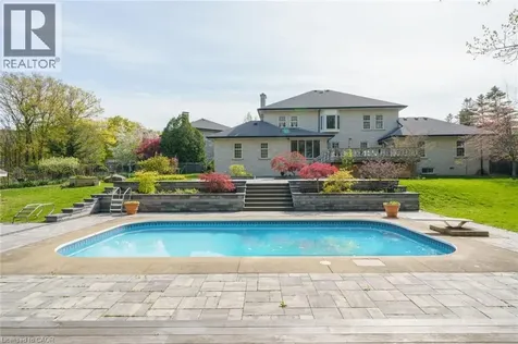 28 Mathers Drive Stoney Creek ON L8G 4J3