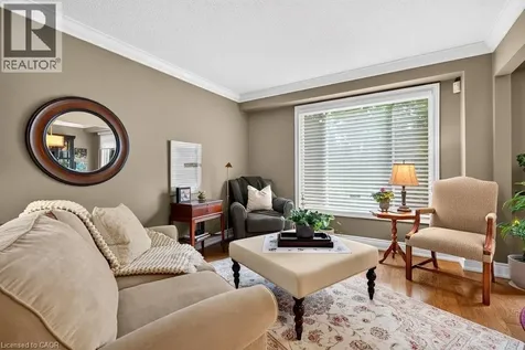 44 Frances Avenue Stoney Creek ON L8G 3W1
