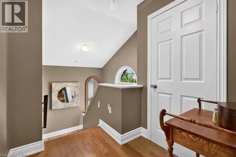 44 Frances Avenue Stoney Creek ON L8G 3W1