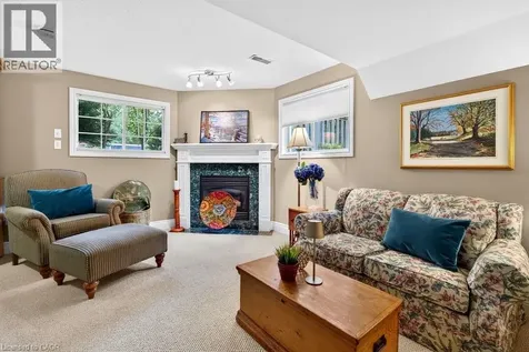 44 Frances Avenue Stoney Creek ON L8G 3W1