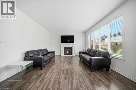 12 Oldham Avenue Paris ON N3L 0G7