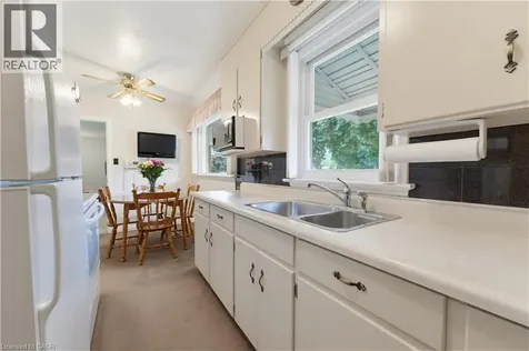 42 Highman Avenue Cambridge ON N1R 3L7