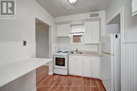 1230 Queens Boulevard Kitchener ON N2M 1C3