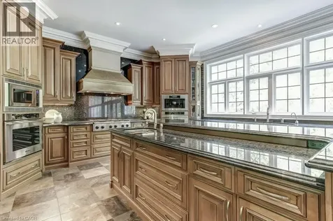 172 Diiorio Circle Ancaster ON L9K 1T3