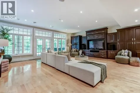 172 Diiorio Circle Ancaster ON L9K 1T3