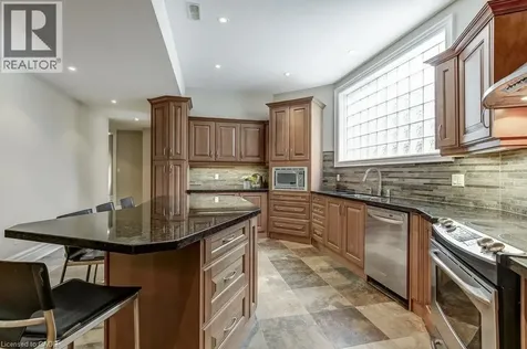172 Diiorio Circle Ancaster ON L9K 1T3