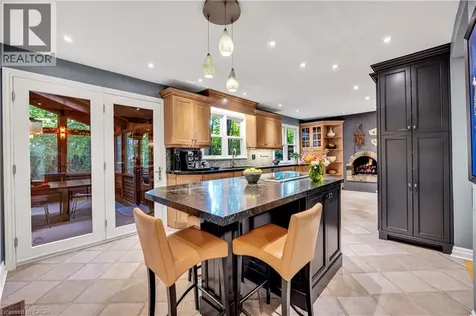 1346 Whiteoaks Avenue Mississauga ON L5J 3C3