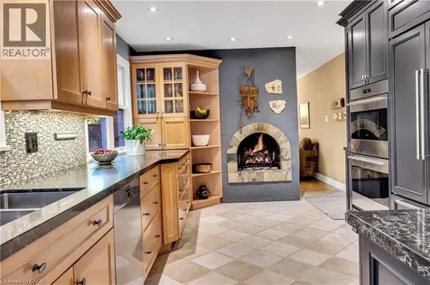 1346 Whiteoaks Avenue Mississauga ON L5J 3C3