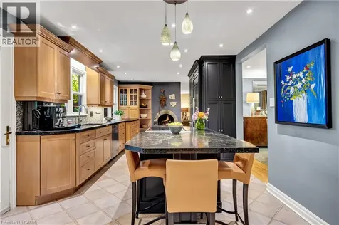 1346 Whiteoaks Avenue Mississauga ON L5J 3C3
