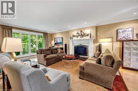 1346 Whiteoaks Avenue Mississauga ON L5J 3C3