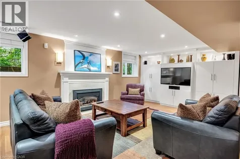 1346 Whiteoaks Avenue Mississauga ON L5J 3C3