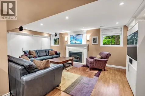 1346 Whiteoaks Avenue Mississauga ON L5J 3C3