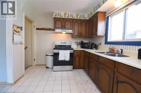 1345 Colonsay Drive Burlington ON L7P 2T6