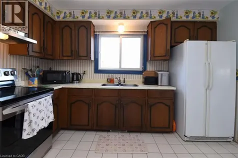 1345 Colonsay Drive Burlington ON L7P 2T6