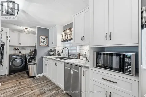 90 Fairview Crescent North Perth (elma) ON N4W 3G8