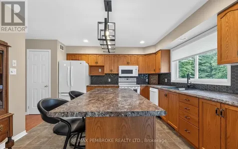 246 Blackbay Road Petawawa ON K8H 2W8