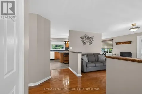 246 Blackbay Road Petawawa ON K8H 2W8
