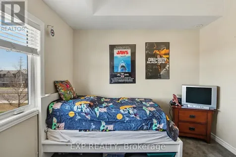 135 Harthill Way Ottawa ON K2J 5V1