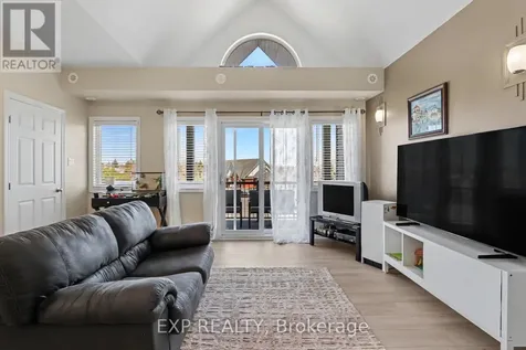135 Harthill Way Ottawa ON K2J 5V1