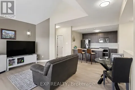 135 Harthill Way Ottawa ON K2J 5V1