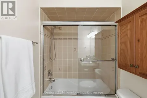 18 Thomas Drive Collingwood ON L9Y 0A6