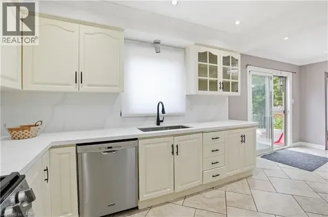 111 Aubrey Avenue Stoney Creek ON L8J 2T2
