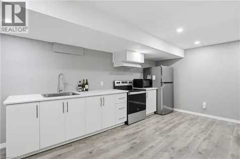 111 Aubrey Avenue Stoney Creek ON L8J 2T2