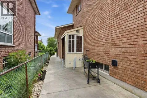 111 Aubrey Avenue Stoney Creek ON L8J 2T2