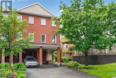 80 Rothbury Crescent Ottawa ON K1K 4N7