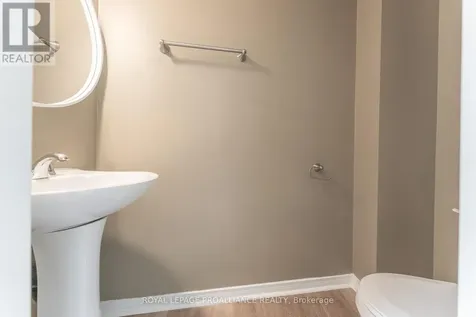 80 Rothbury Crescent Ottawa ON K1K 4N7