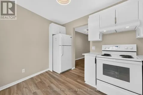 80 Rothbury Crescent Ottawa ON K1K 4N7