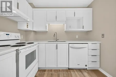 80 Rothbury Crescent Ottawa ON K1K 4N7