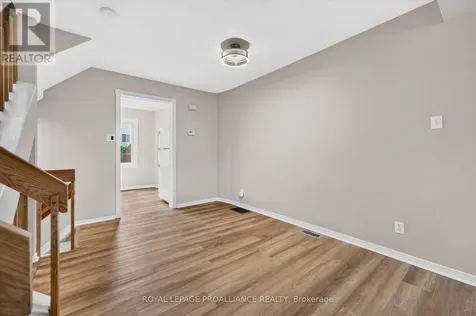 80 Rothbury Crescent Ottawa ON K1K 4N7