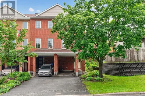 80 Rothbury Crescent Ottawa ON K1K 4N7