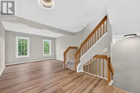 80 Rothbury Crescent Ottawa ON K1K 4N7