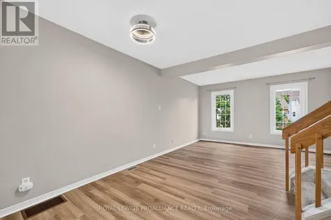 80 Rothbury Crescent Ottawa ON K1K 4N7