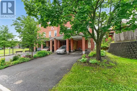 80 Rothbury Crescent Ottawa ON K1K 4N7