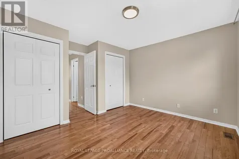 80 Rothbury Crescent Ottawa ON K1K 4N7