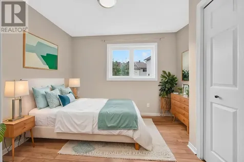 80 Rothbury Crescent Ottawa ON K1K 4N7
