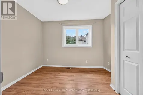 80 Rothbury Crescent Ottawa ON K1K 4N7