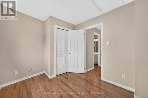 80 Rothbury Crescent Ottawa ON K1K 4N7