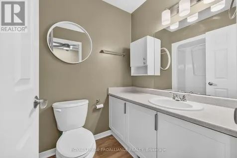 80 Rothbury Crescent Ottawa ON K1K 4N7