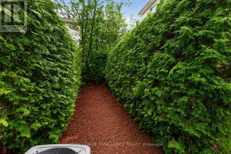 80 Rothbury Crescent Ottawa ON K1K 4N7