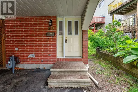 80 Rothbury Crescent Ottawa ON K1K 4N7