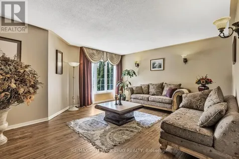 2 Old Hickory Lane Wasaga Beach ON L9Z 3A9